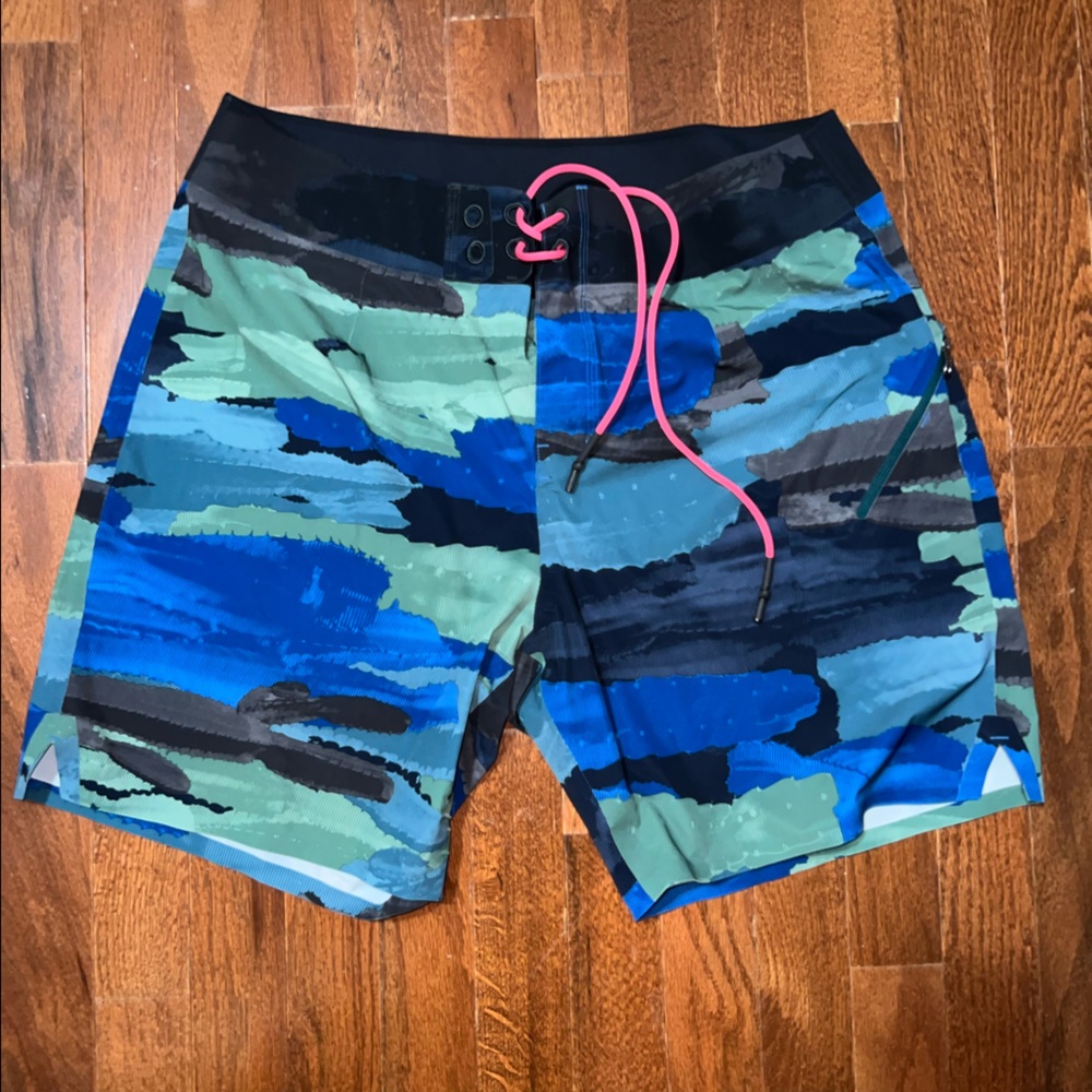 Mens Size 34 Lululemon Swim Trunks